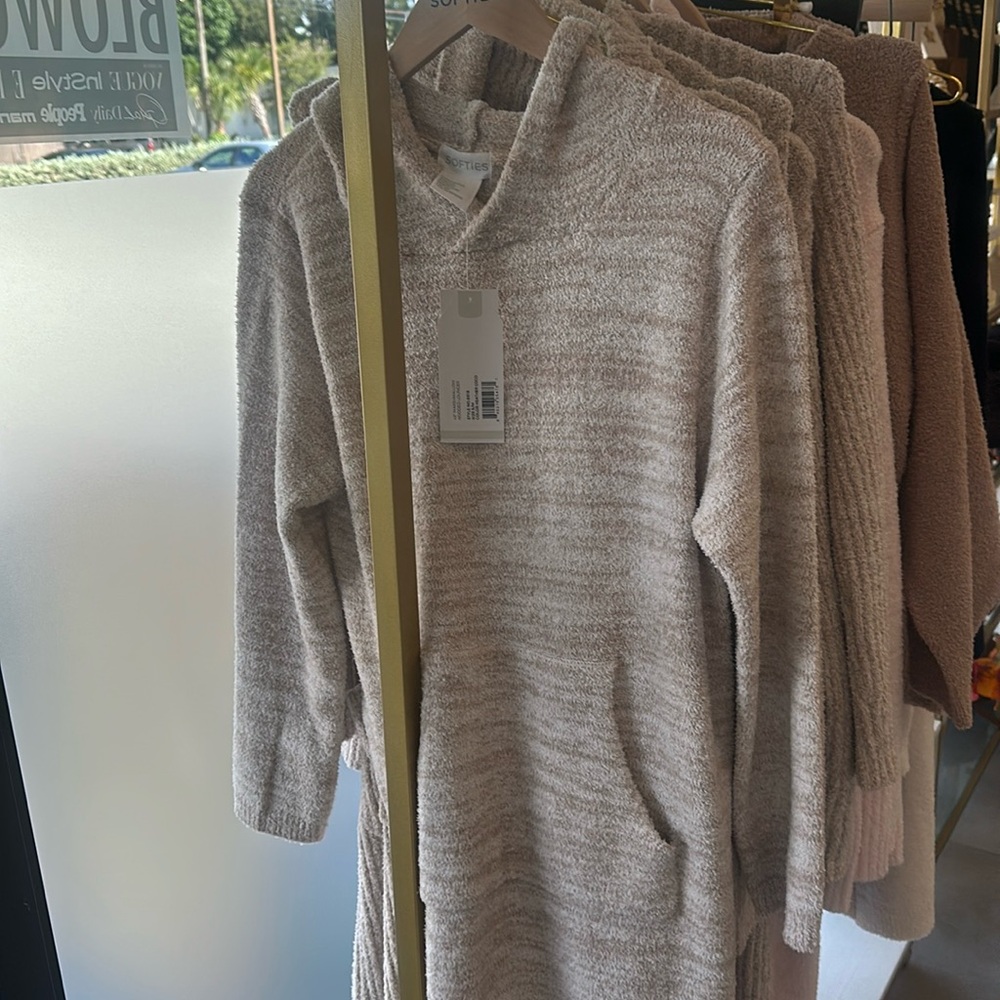 Softies 42” hooded lounger size M, heather coco
